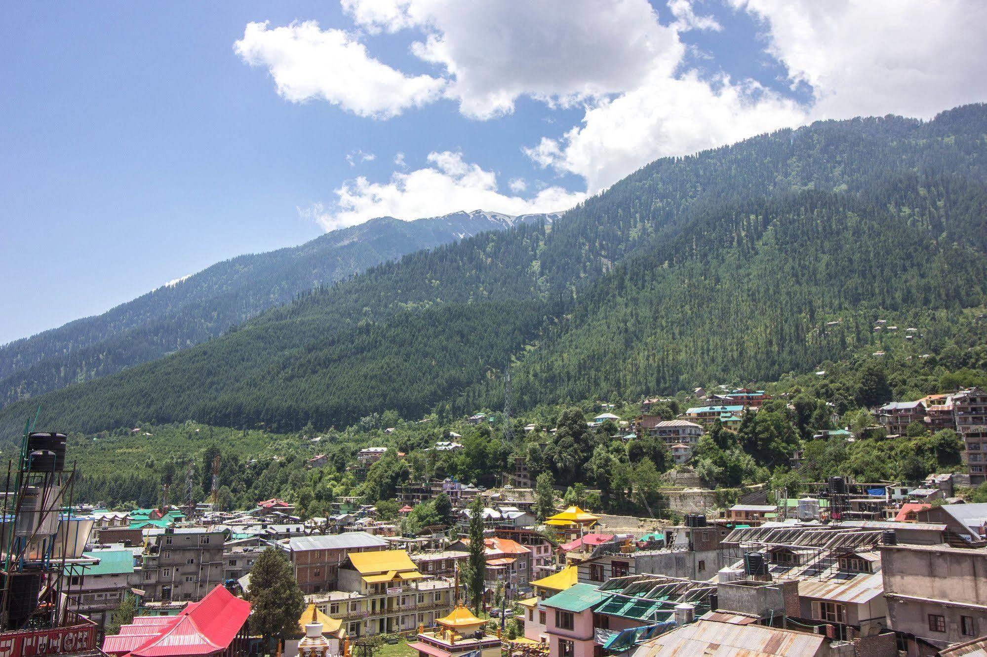 Hotel Yak Manāli Extérieur photo